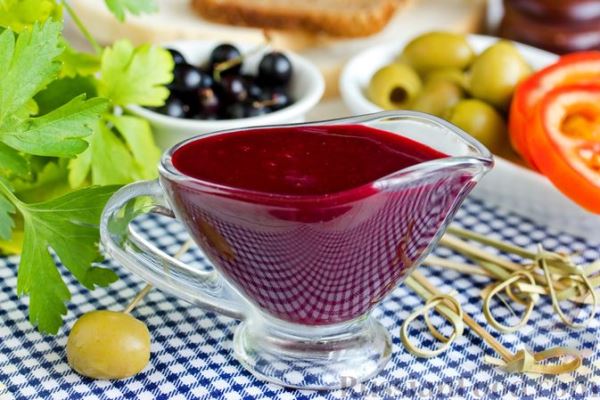 Острый соус из чёрной смородины