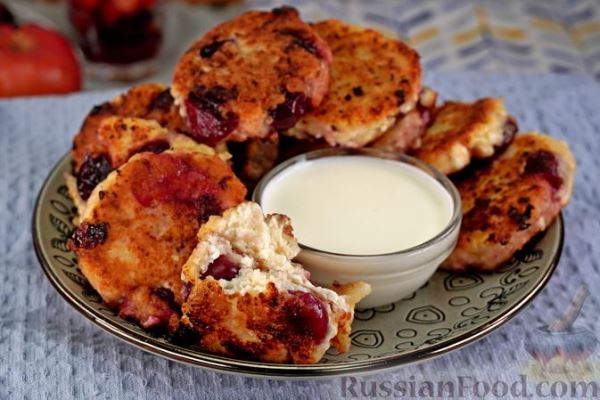 Сырники с черешней