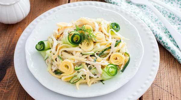 Блинный салат с курицей