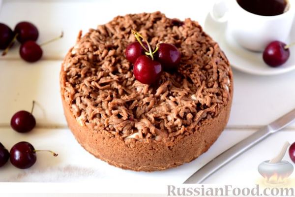 Шоколадный тёртый пирог с творогом и черешней