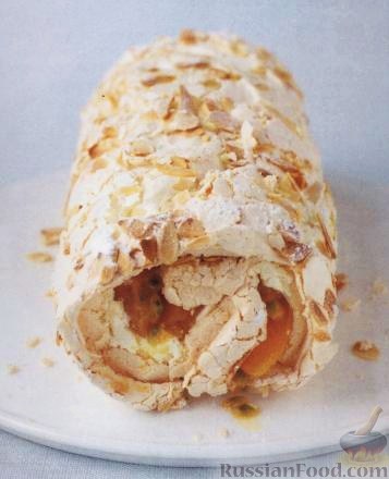 Рулет из меренги с абрикосами
